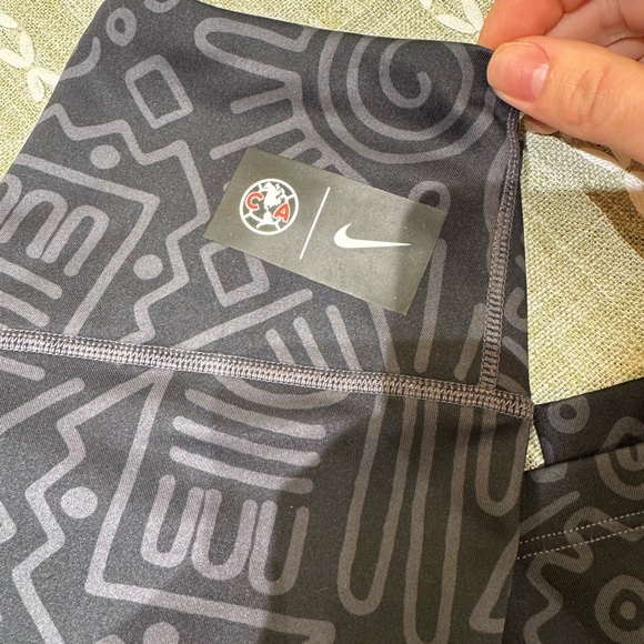 Women's Nike Black Club America One Performance Leggings - Picture 4 of 4